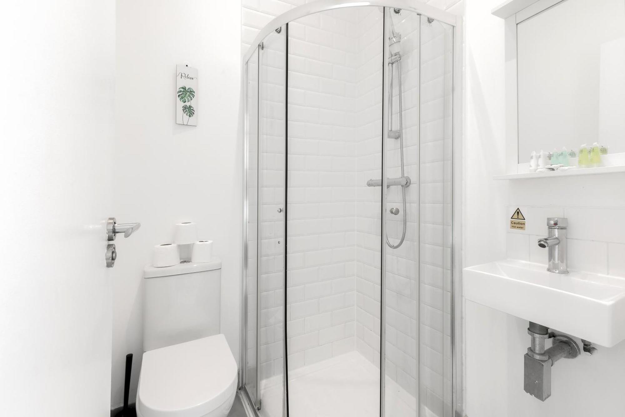 Wembar Hotel London Room photo